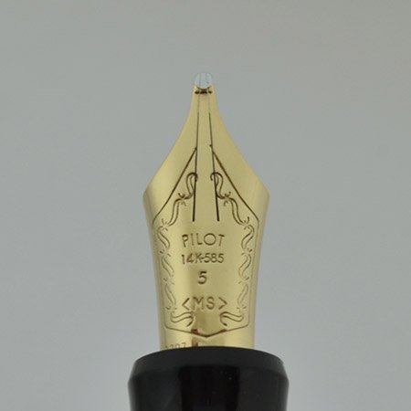 PILOT カスタム74 ミュージック MS 14k Pilot Custom 74 Fountain Pen (1995) - Black w Gold Trim, C/C, 14k